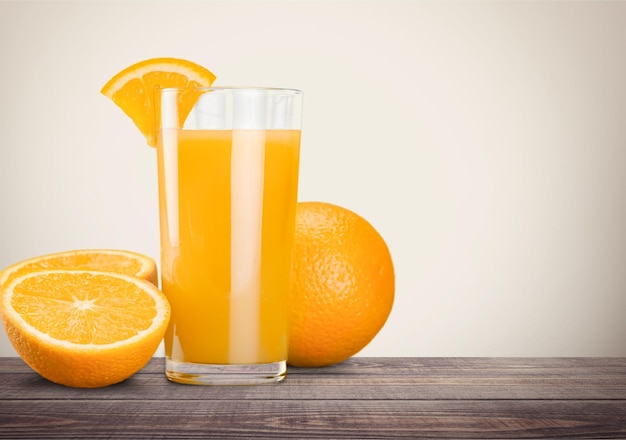 Jus d'orange et tranches d'orange