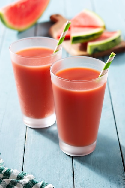 Jus de pastèque frais avec de la glace