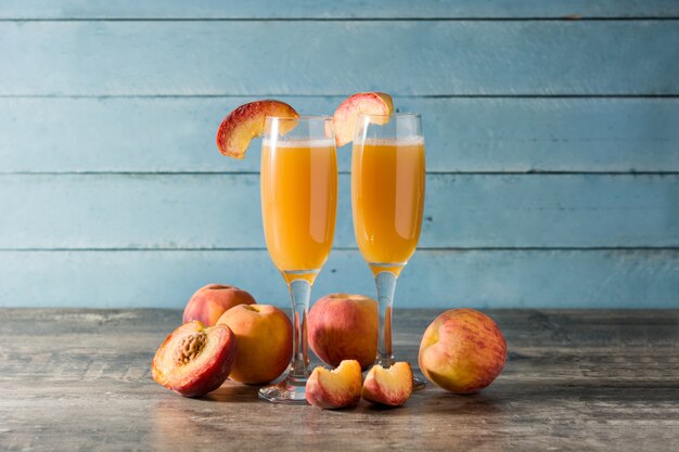 Jus de pêche naturel en verre