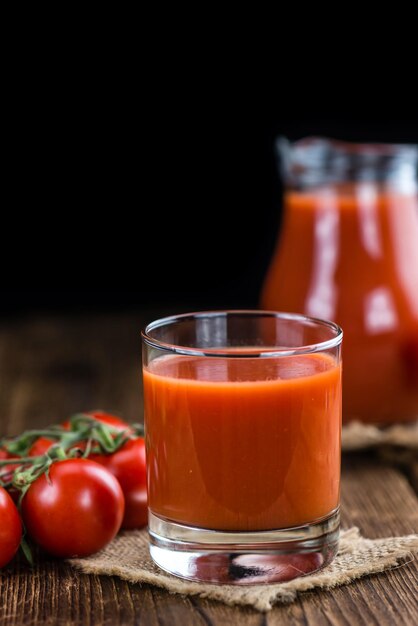 Jus de tomate fraîchement préparé