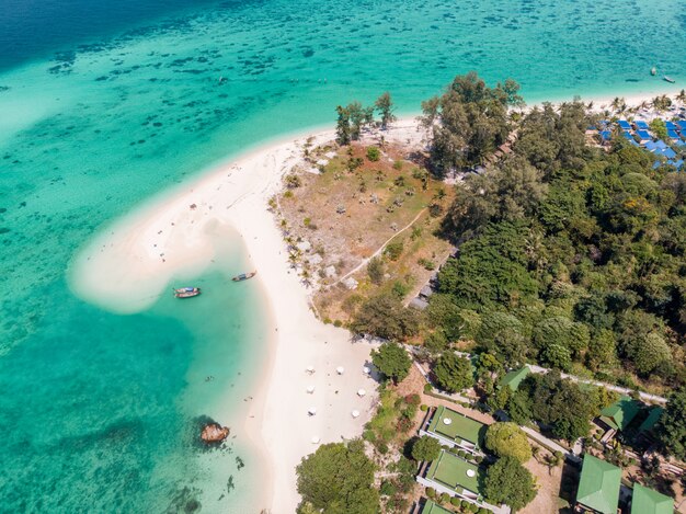 Karma plage blanche en mer tropicale émeraude à l&#39;île de lipe