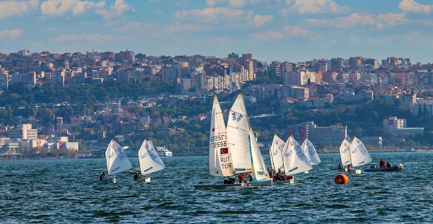 Photo karsiyaka izmir turquie 22 octobre 2018 club de voile vue