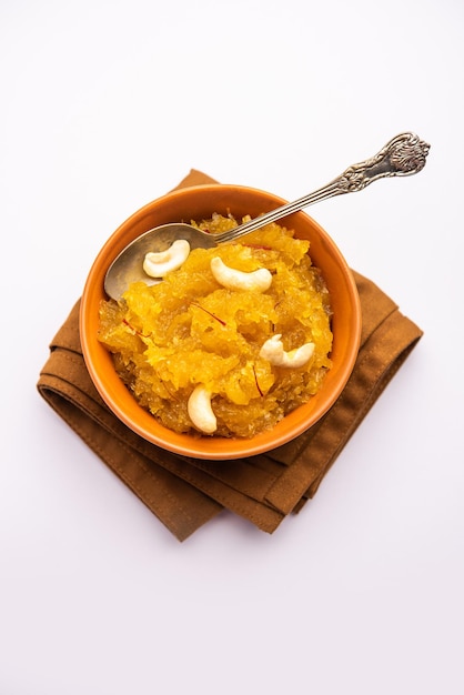 Kashi halwa ou kasi halva est l'un des desserts classiques et traditionnels du Karnataka à base de courge cendrée ou de citrouille blanche ou de kaddu