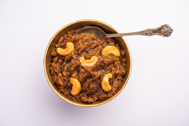 Kashi halwa ou kasi halva est l'un des desserts classiques et traditionnels du Karnataka à base de courge cendrée ou de citrouille blanche ou de kaddu