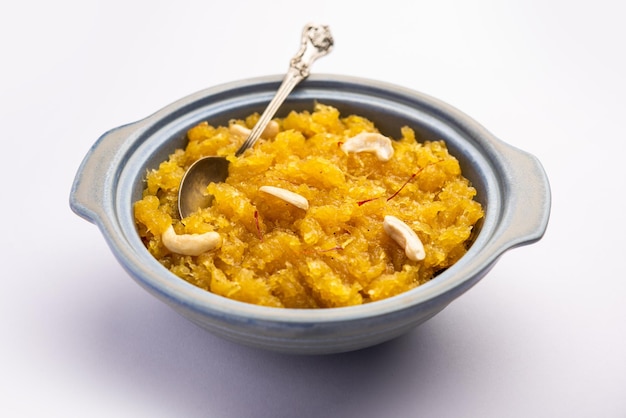 Kashi halwa ou kasi halva est l'un des desserts classiques et traditionnels du Karnataka à base de courge cendrée ou de citrouille blanche ou de kaddu