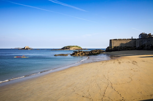 Kayak dans la baie de SaintMalo Bretagne France