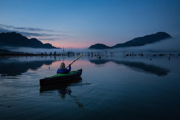 Kayak dans un lac