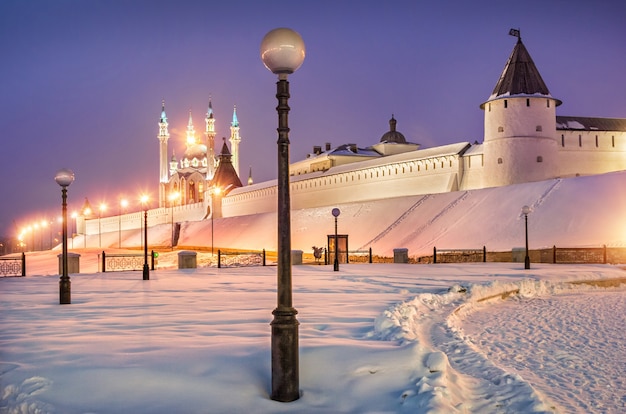 Kazan Kremlin Dans Une Soirée D'hiver Glaciale