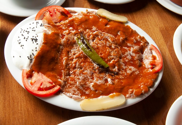 Kebab iskender traditionnel turc Yaourt