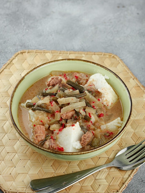 Ketupat à la citrouille de boeuf, cuisine traditionnelle indonésienne