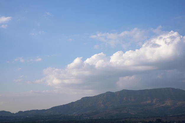 Khao Kho un paysage montagneux entourant la Thaïlande