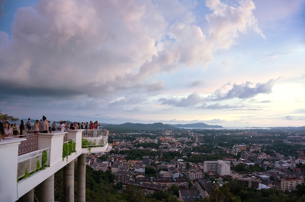 Photo khao rang hill terrace point de vue sur la terrasse