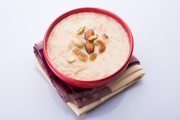 Khir ou kheer payasam également connu sous le nom de Sheer Khurma Seviyan consommé en particulier à l'occasion de l'Aïd ou de tout autre festival en inde et en asie