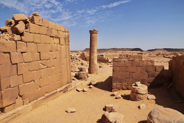 Kingdom Kush - les ruines du temple dans le désert du Sahara du Soudan
