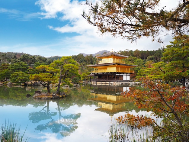 Kinkakuji Temple, le célèbre monument de Kyoto, au Japon.