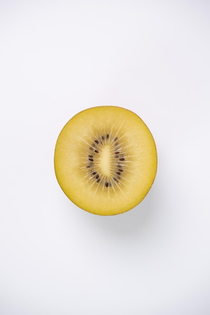 kiwi doré aux fruits délicieux sains et frais