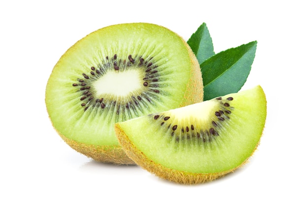 kiwi avec feuille verte isolé sur fond blanc