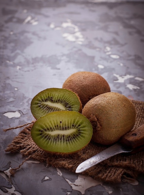 Kiwi vert frais