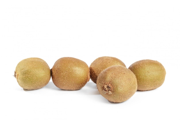 Kiwis isolés sur blanc