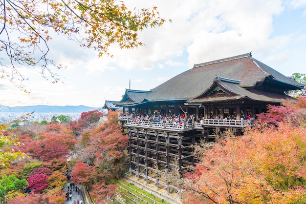 Kiyomizu ou temple Kiyomizu-dera en saison d&#39;automne à Kyoto.