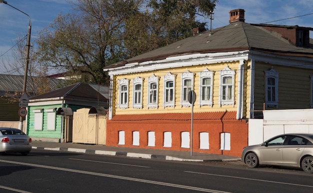 Kolomna, Russie - septembre 2021 : l'ancienne maison russe en bois