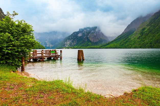 Photo le konigssee est un lac naturel dans le sud-est du district de berchtesgadener land de l'état de bavière en allemagne.