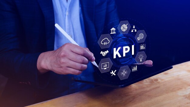 KPI concept d'indicateur de performance clé système de données de gestion base de données KPI connectée suivre les opérations de bénéfices et les données de ventes tableau de bord graphique d'analyse des données commerciales financières