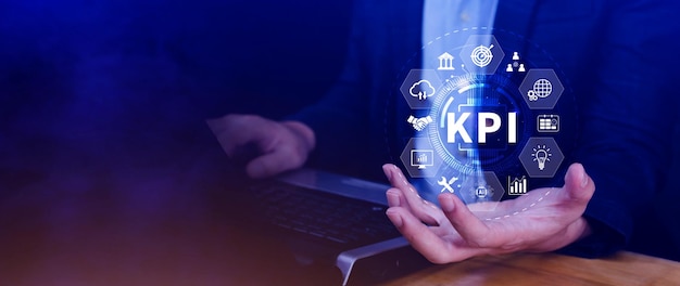 KPI concept d'indicateur de performance clé système de données de gestion base de données KPI connectée suivre les opérations de bénéfices et les données de ventes tableau de bord graphique d'analyse des données commerciales financières