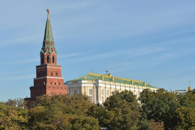 Kremlin de Moscou depuis la rivière de Moscou