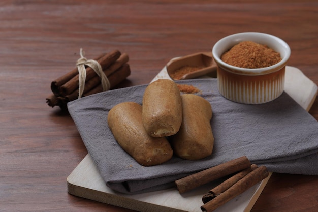 Kue Gambang ou Ganjel Rel Gâteau traditionnel indonésien