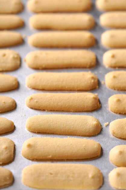 Kue lidah kucing ou biscuit katte tong. biscuits islamiques biscuit pour la tradition eid mubarak