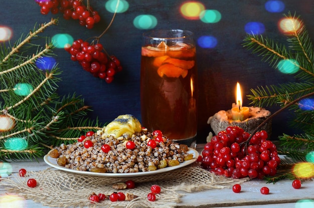 Kutia aux fruits confits et aux noisettes Plat de Noël à base de grains de blé