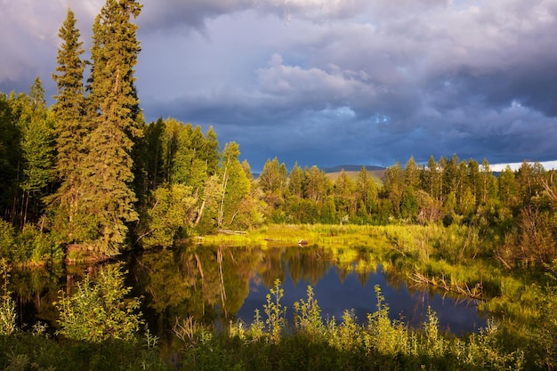 Lac sur l'Alaska