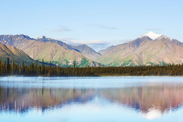 Lac sur l'Alaska