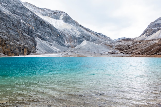 Lac au lait, réserve naturelle de Yading, Chine