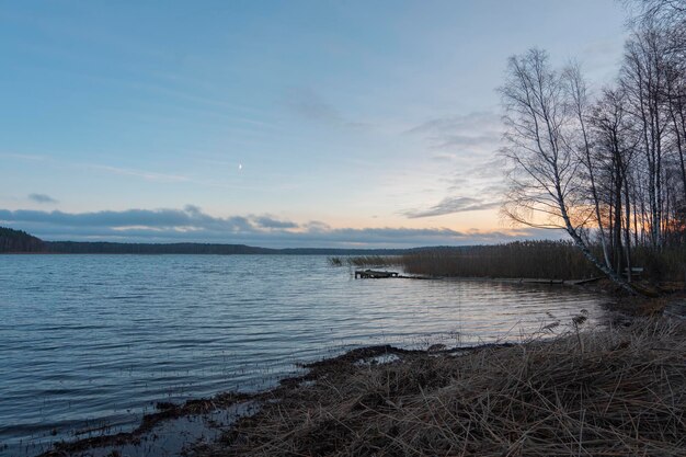 Photo lac au nord de la république de biélorussie