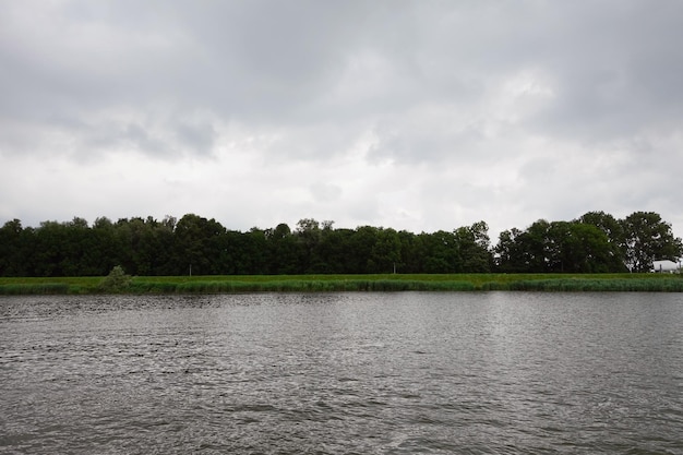 Lac ou baie près de la mer du Nord La beauté de la Hollande du Nord