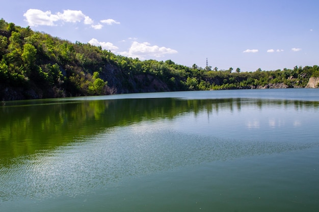 Lac à la carrière abandonnée