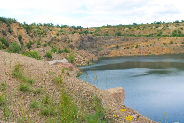 Lac à la carrière abandonnée