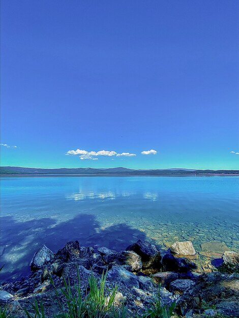 Lac et ciel bleu Lac Baïkal Sibérie Russie