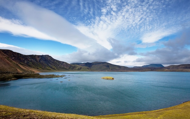 Lac de cratère géothermique près du volcan Askja, Islande