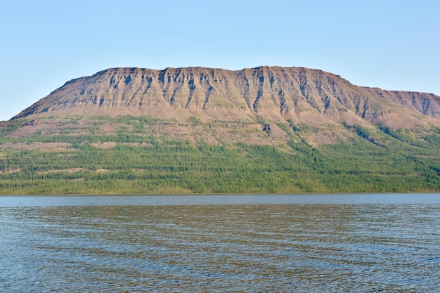 Lac dans le plateau de Putorana