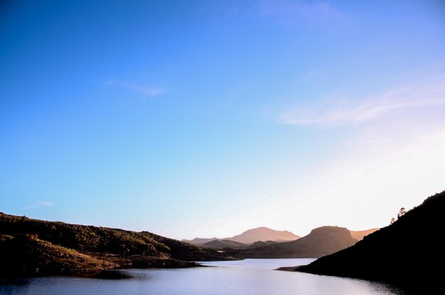 Lac d'eau sombre à Gran Canaria Îles Canaries Espagne