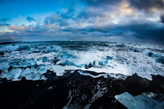 Photo le lac glaciaire de yorkels aur roon