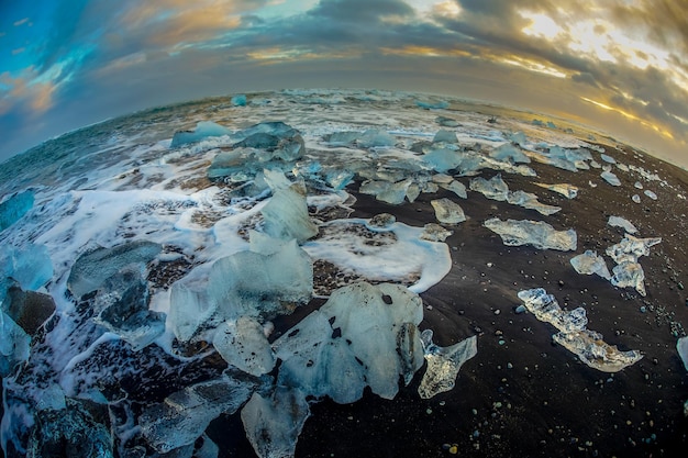 Photo le lac glaciaire de yorkels aur roon