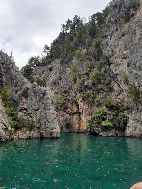 Lac Green Canyon en Turquie Rivière de montagne Vue sur la montagne