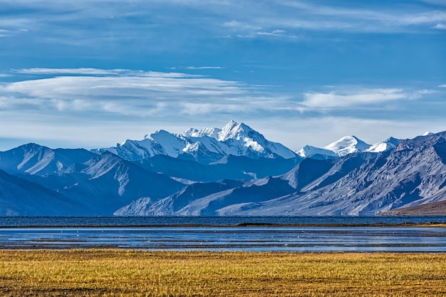 Lac de l'Himalaya Tso Moriri en Himalaya, Ladakh