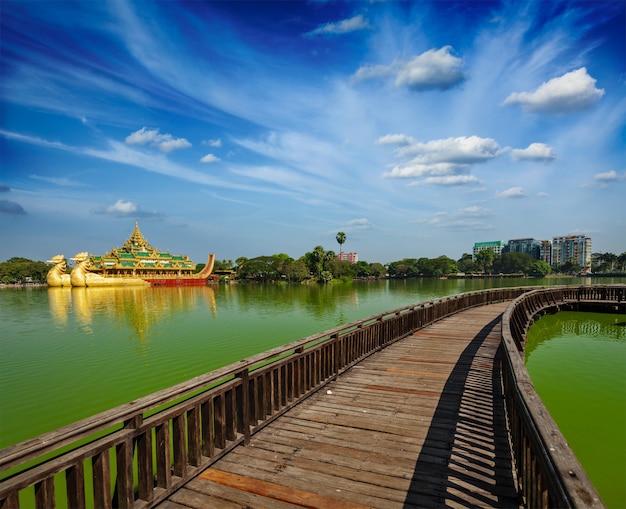 Lac Kandawgyi, Yangon, Birmanie Myanmar