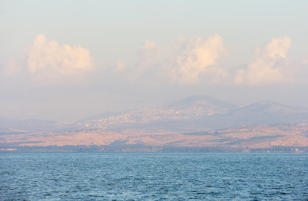 Lac Kinneret à l'aube