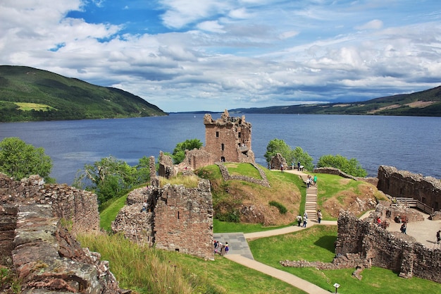 Le lac Loch Ness en Ecosse UK